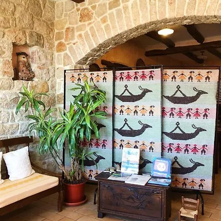 Bia Maore Hotel